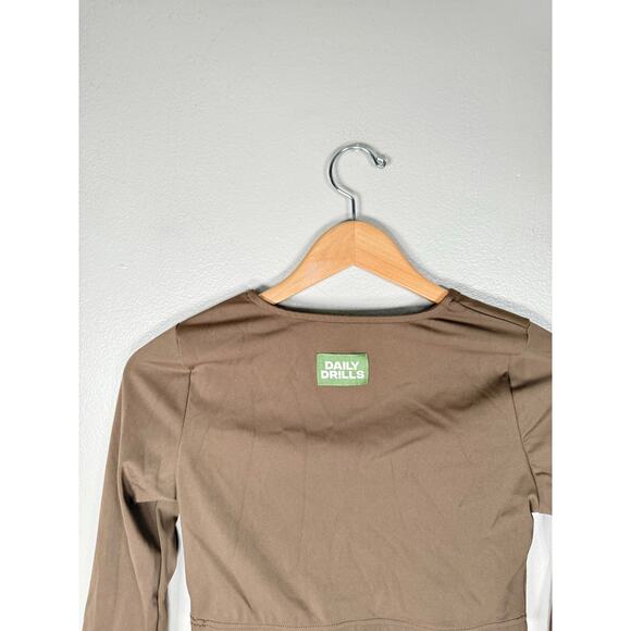 NWT Daily Drills Go! Cropped Long Sleeve - Coco - M - Picture 7 of 7